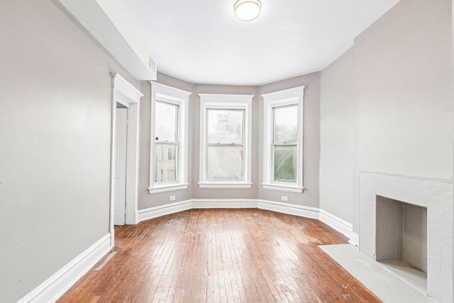 6344 S Eberhart Avenue, Chicago, IL 60637
