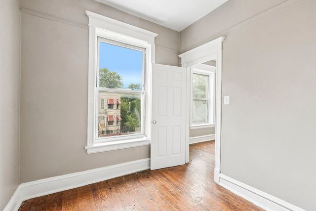 6344 S Eberhart Avenue, Chicago, IL 60637