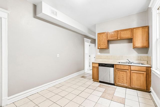 6344 S Eberhart Avenue, Chicago, IL 60637