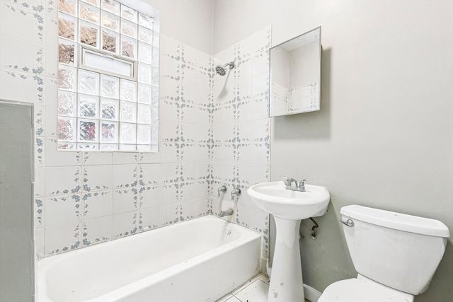 6344 S Eberhart Avenue, Chicago, IL 60637