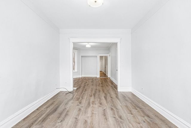 6344 S Eberhart Avenue, Chicago, IL 60637