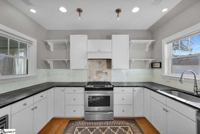 10 N Avondale Drive, Greenville, SC 29609