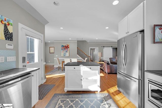 10 N Avondale Drive, Greenville, SC 29609