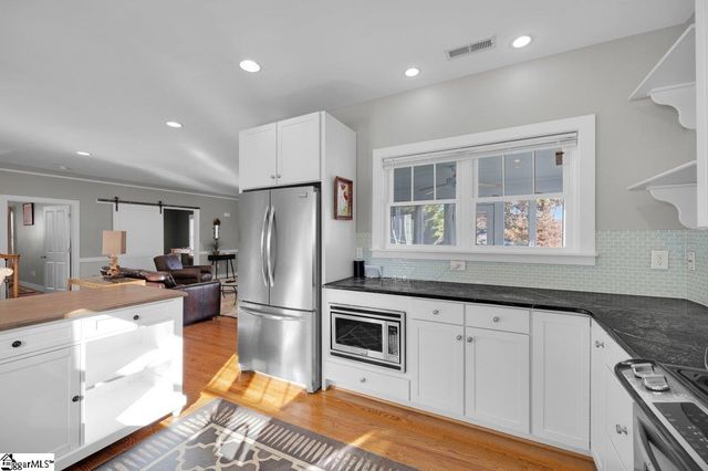 10 N Avondale Drive, Greenville, SC 29609