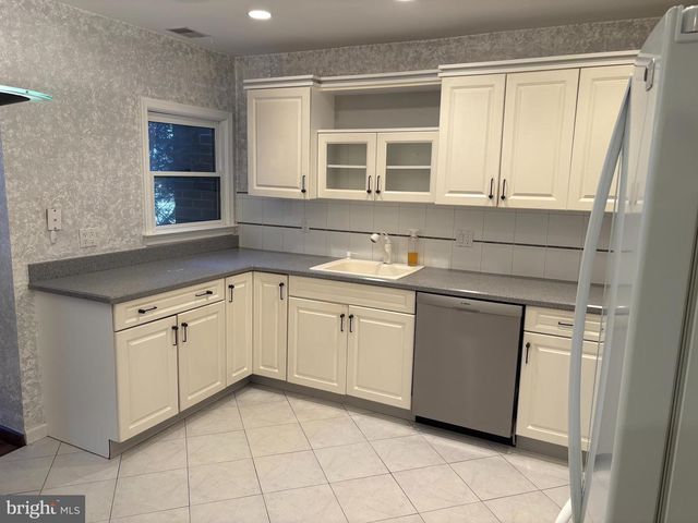 1706 JULIE CT, Bensalem, PA 19020