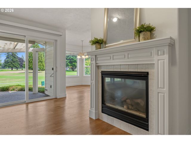 6526 HOGAN Dr N, Keizer, OR 97303