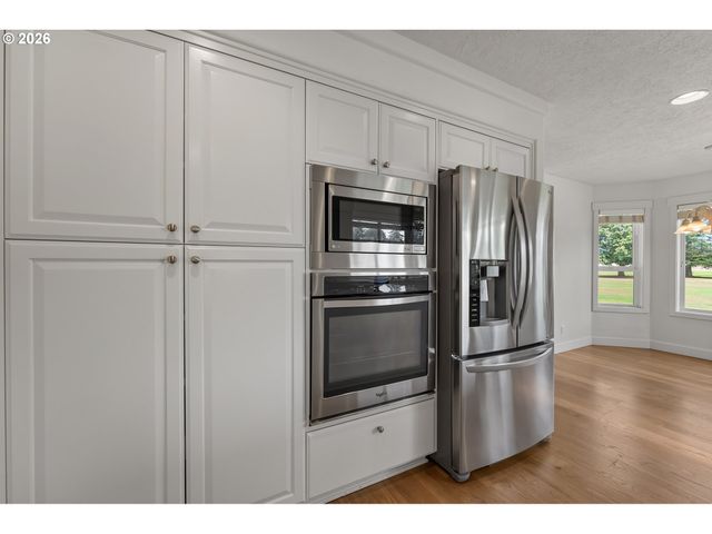 6526 HOGAN Dr N, Keizer, OR 97303