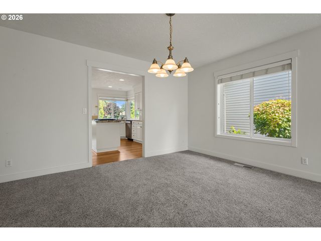 6526 HOGAN Dr N, Keizer, OR 97303