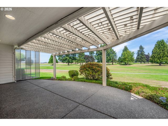 6526 HOGAN Dr N, Keizer, OR 97303