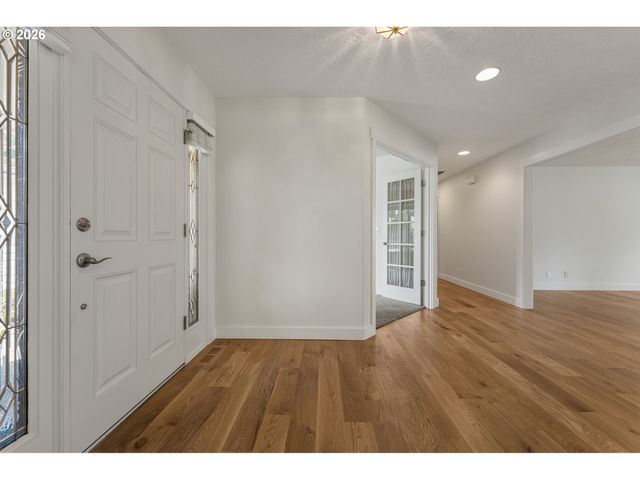 6526 HOGAN Dr N, Keizer, OR 97303