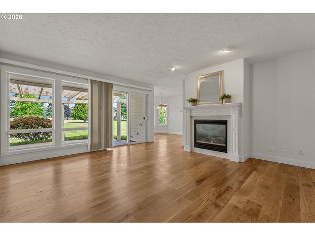 6526 HOGAN Dr N, Keizer, OR 97303