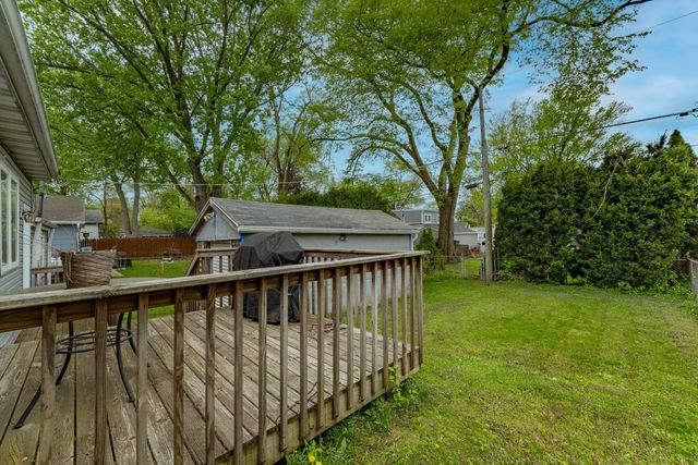 222 Highmoor Drive, Round Lake Park, IL 60073