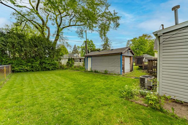 222 Highmoor Drive, Round Lake Park, IL 60073