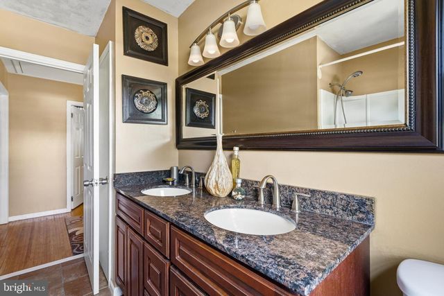 122 GREEN VALE RD, Cherry Hill, NJ 08034