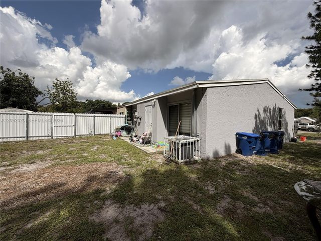3814 NW 213th Street, Miami Gardens, FL 33055