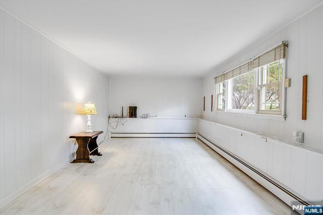 8 Wedgewood Drive, Wayne, NJ 07470