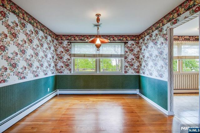 8 Wedgewood Drive, Wayne, NJ 07470