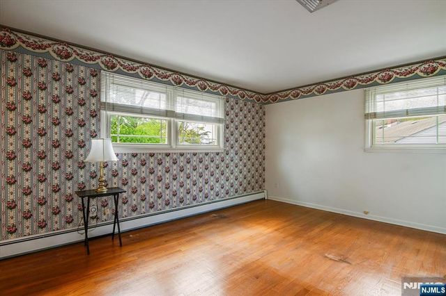 8 Wedgewood Drive, Wayne, NJ 07470