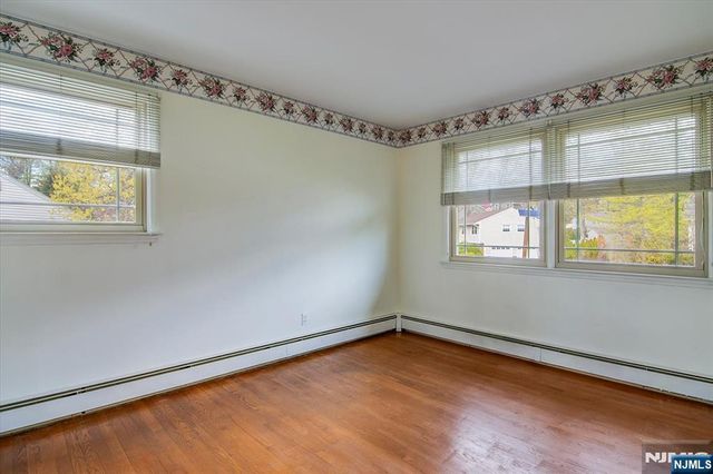 8 Wedgewood Drive, Wayne, NJ 07470