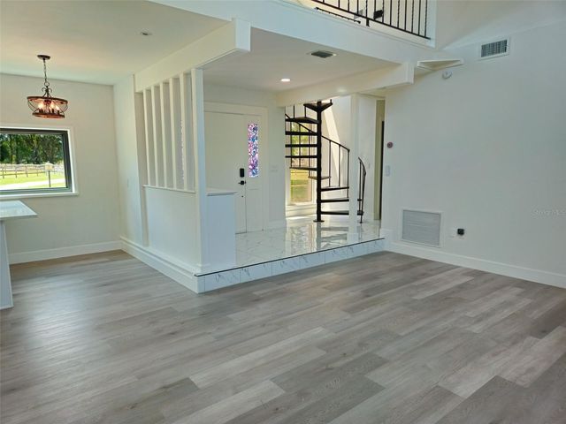 507 E HIGHWAY 318, Citra, FL 32113