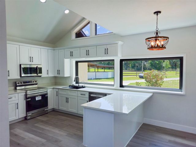 507 E HIGHWAY 318, Citra, FL 32113