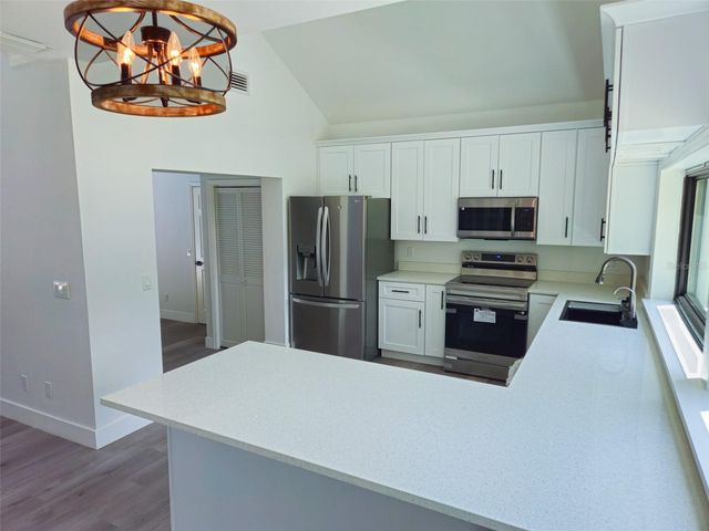 507 E HIGHWAY 318, Citra, FL 32113