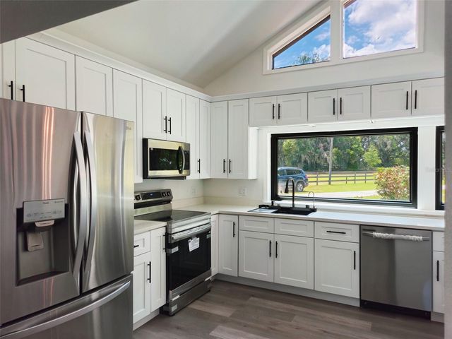 507 E HIGHWAY 318, Citra, FL 32113