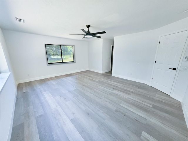 507 E HIGHWAY 318, Citra, FL 32113