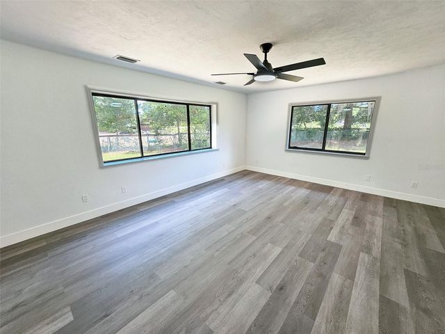 507 E HIGHWAY 318, Citra, FL 32113