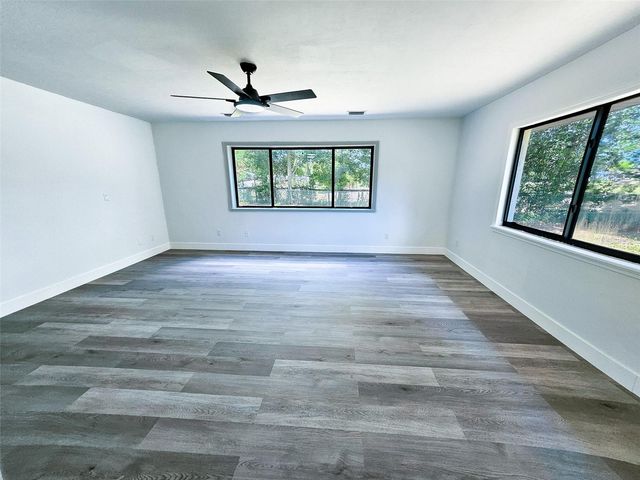 507 E HIGHWAY 318, Citra, FL 32113