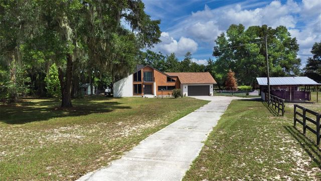 507 E HIGHWAY 318, Citra, FL 32113