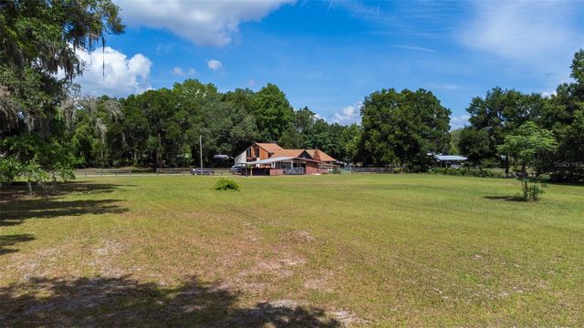 507 E HIGHWAY 318, Citra, FL 32113
