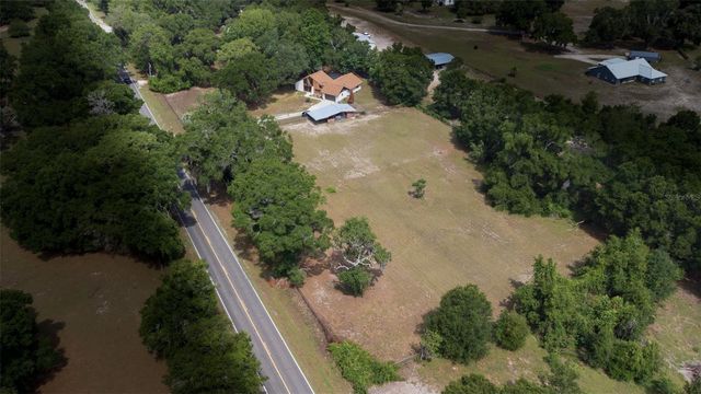 507 E HIGHWAY 318, Citra, FL 32113