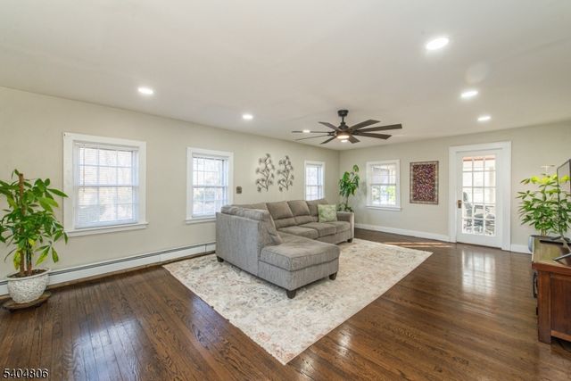 125 Mount Pleasant Ave, East Hanover Twp., NJ 07936