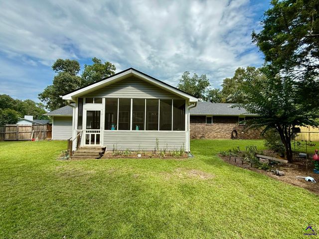 309 Quail Run Drive, Warner Robins, GA 31088