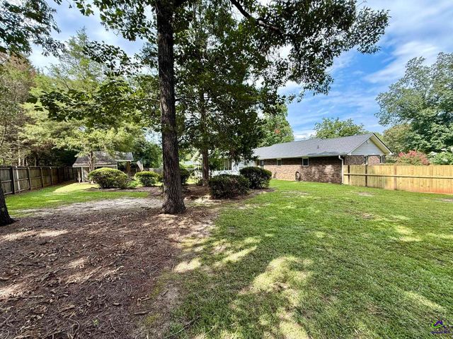 309 Quail Run Drive, Warner Robins, GA 31088