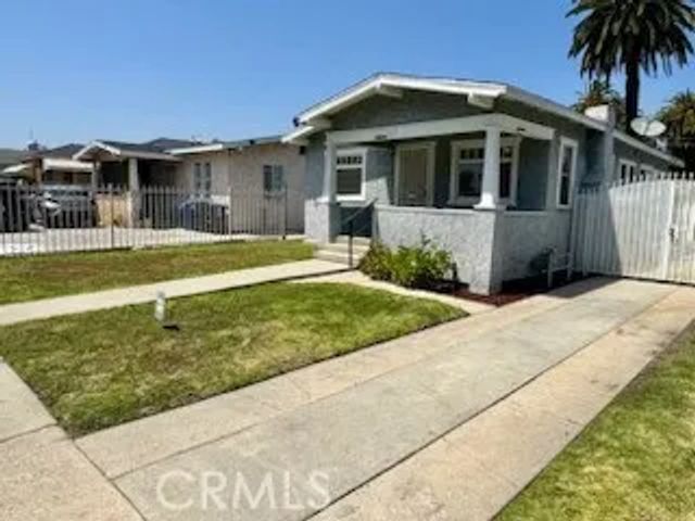 323 W 82nd Street, Los Angeles, CA 90003