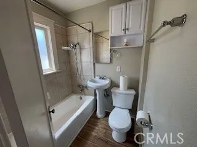 323 W 82nd Street, Los Angeles, CA 90003