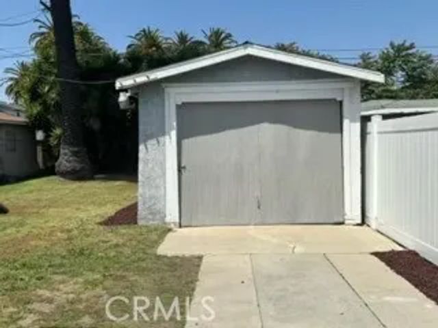 323 W 82nd Street, Los Angeles, CA 90003