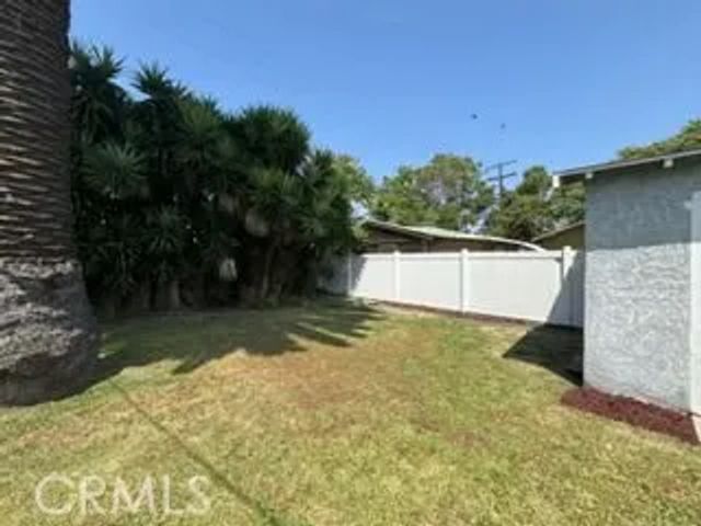 323 W 82nd Street, Los Angeles, CA 90003