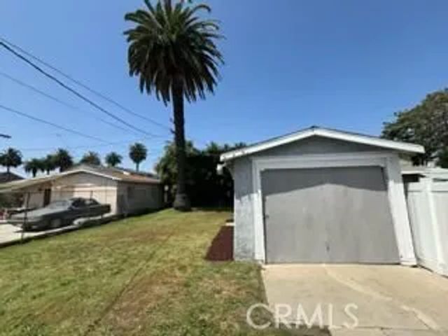 323 W 82nd Street, Los Angeles, CA 90003