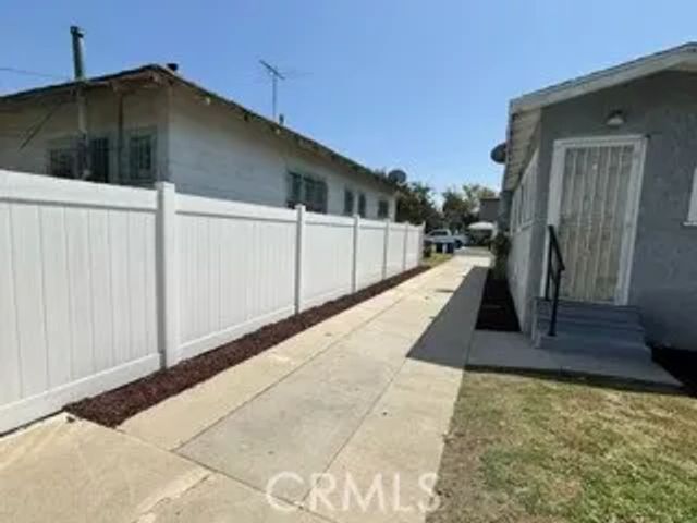 323 W 82nd Street, Los Angeles, CA 90003