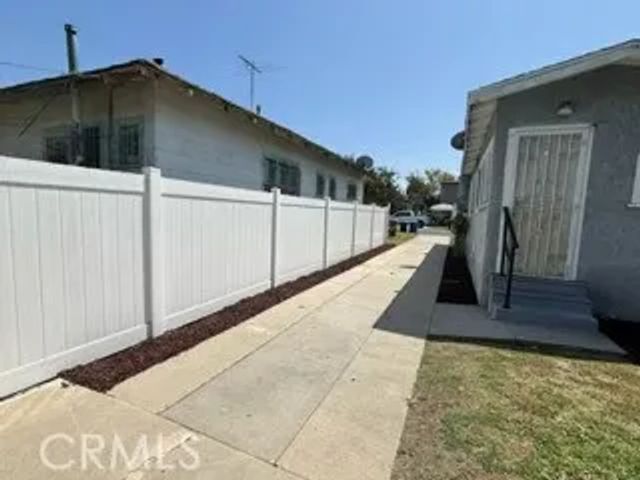 323 W 82nd Street, Los Angeles, CA 90003