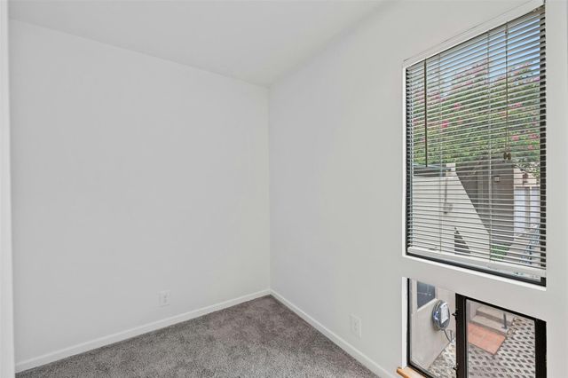 1735 Spyglass DR 115, Austin, TX 78746