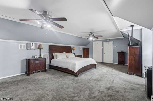 555 Riverside Dr, Elizabeth City, NJ 07208