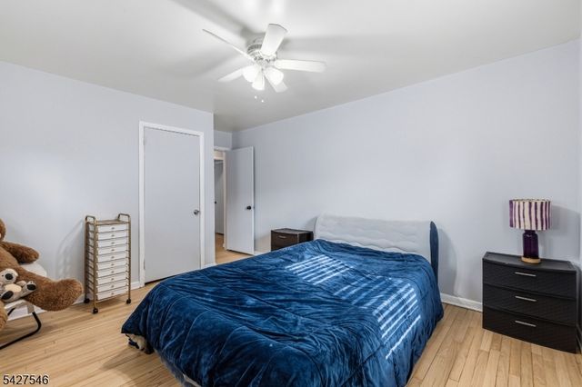 555 Riverside Dr, Elizabeth City, NJ 07208