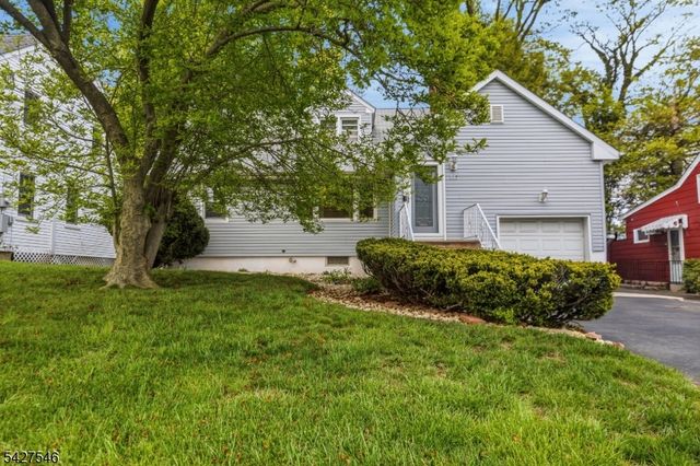 555 Riverside Dr, Elizabeth City, NJ 07208