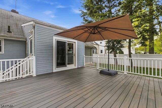 555 Riverside Dr, Elizabeth City, NJ 07208