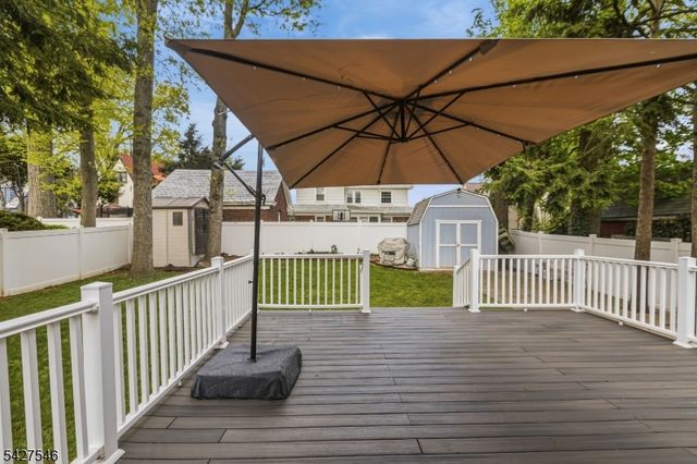 555 Riverside Dr, Elizabeth City, NJ 07208