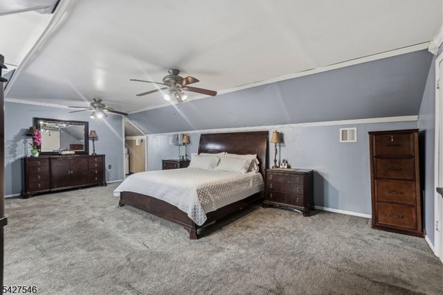 555 Riverside Dr, Elizabeth City, NJ 07208